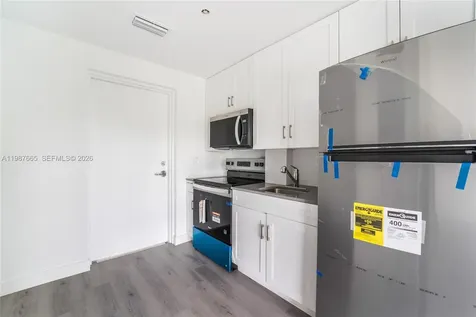 1165 NW 8th Avenue Miami FL 33136