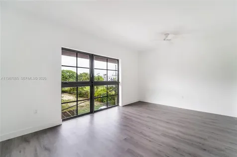 1165 NW 8th Avenue Miami FL 33136