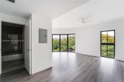 1165 NW 8th Avenue Miami FL 33136