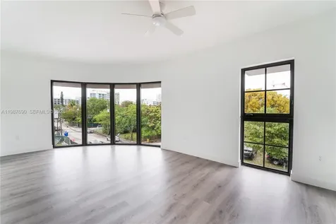 1165 NW 8th Avenue Miami FL 33136
