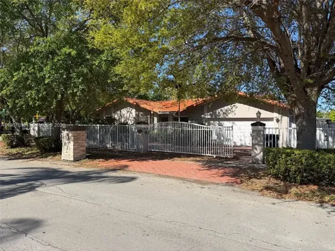1220 SW 103rd Court Miami FL 33174