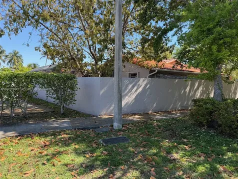 1220 SW 103rd Court Miami FL 33174