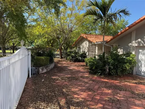 1220 SW 103rd Court Miami FL 33174