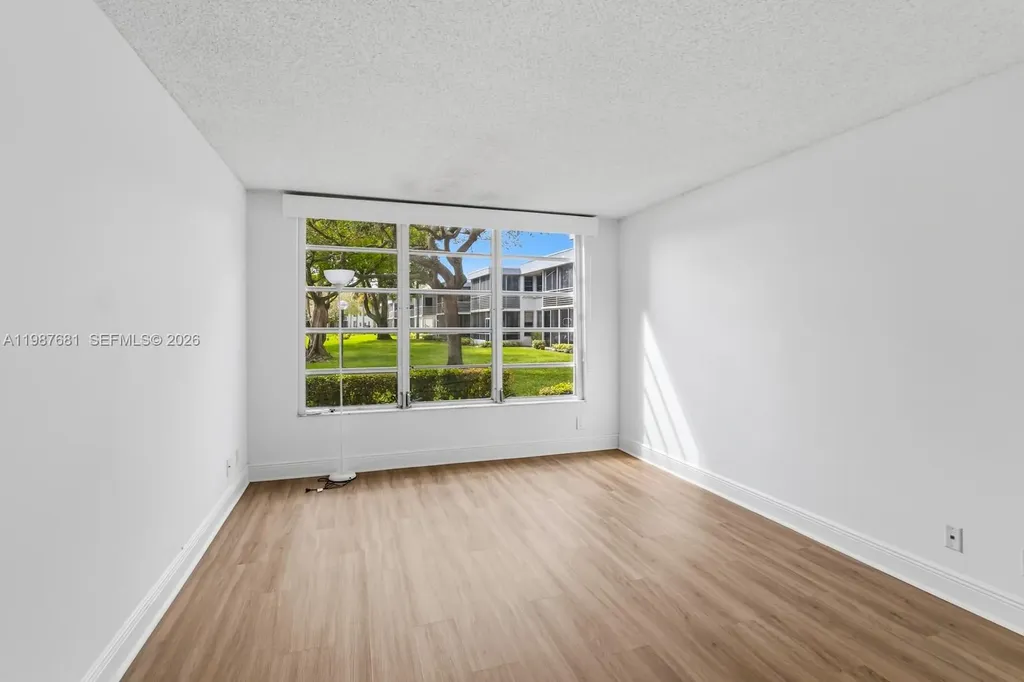 4280 Oaks Terrace Pompano Beach FL 33069