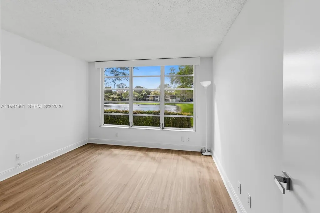 4280 Oaks Terrace Pompano Beach FL 33069