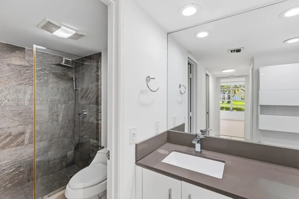4280 Oaks Terrace Pompano Beach FL 33069