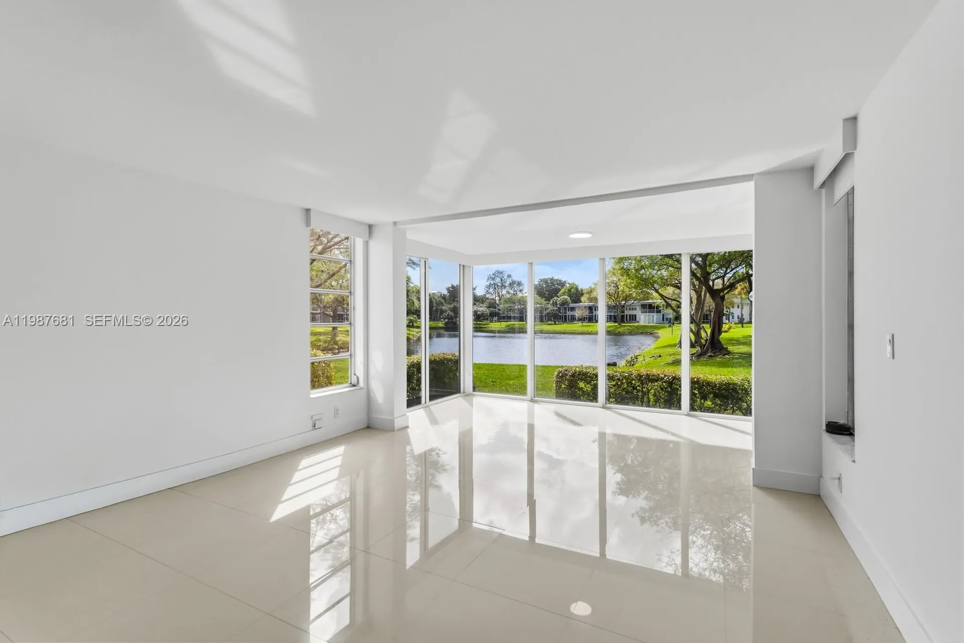 4280 Oaks Terrace Pompano Beach FL 33069