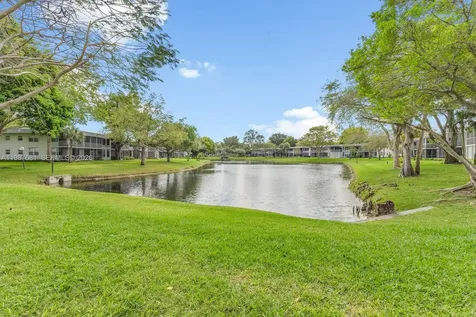 4280 Oaks Terrace Pompano Beach FL 33069
