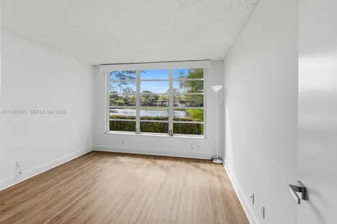 4280 Oaks Terrace Pompano Beach FL 33069