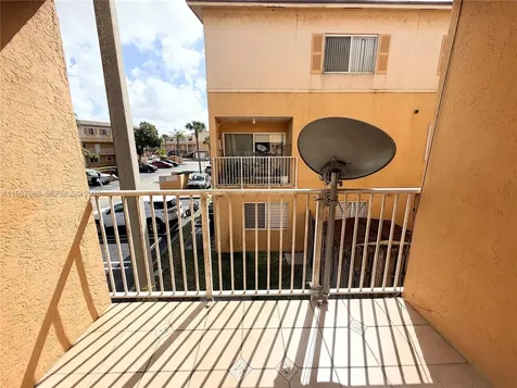 6205 Kendale Lakes Circle Miami FL 33183