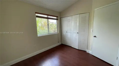 6205 Kendale Lakes Circle Miami FL 33183