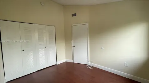 6205 Kendale Lakes Circle Miami FL 33183