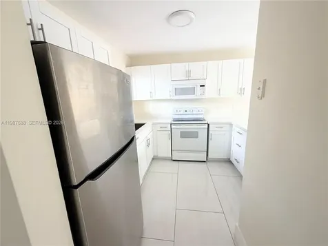 6205 Kendale Lakes Circle Miami FL 33183