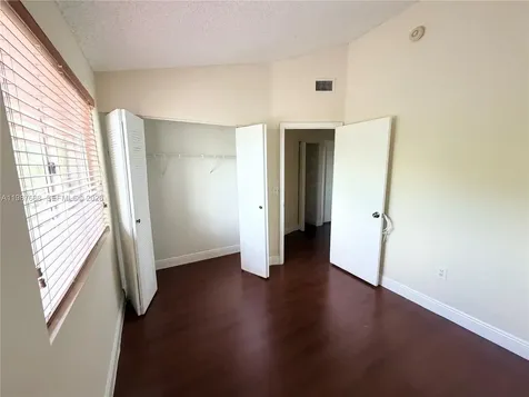 6205 Kendale Lakes Circle Miami FL 33183
