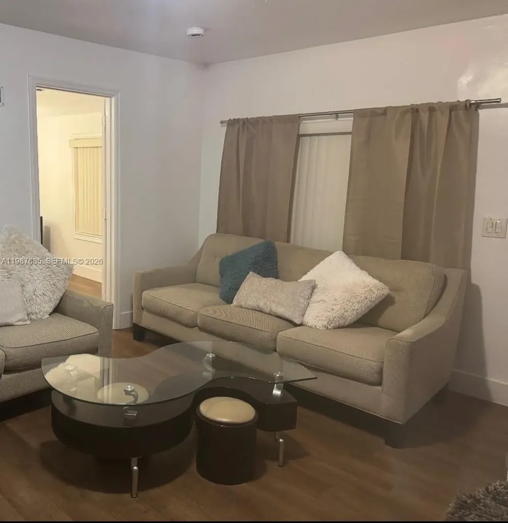 2354 NW 93rd Terrace Miami FL 33147