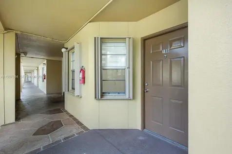 1351 SW 125th Avenue Pembroke Pines FL 33027