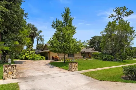 196 Scarborough Terrace Wellington FL 33414