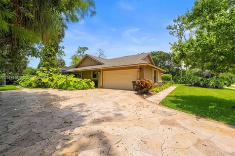 196 Scarborough Terrace Wellington FL 33414