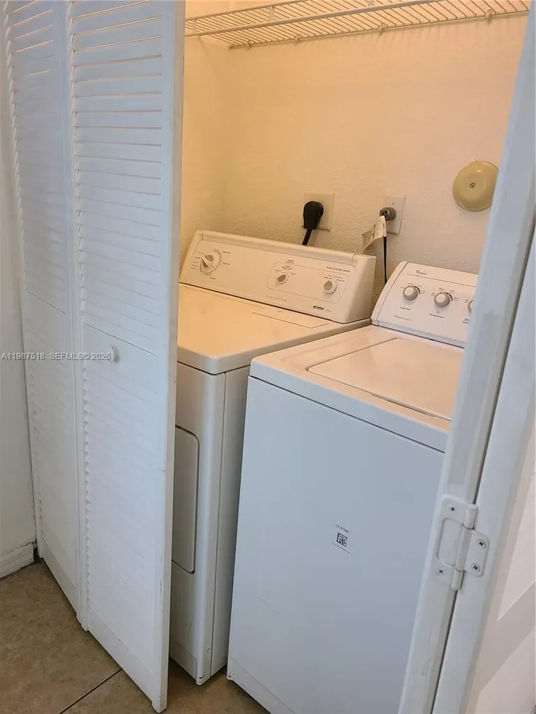 3071 Riverside Drive Coral Springs FL 33065