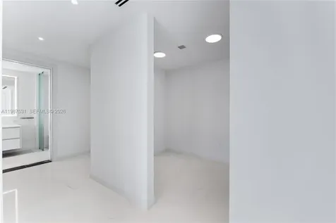 300 Biscayne Boulevard Way Miami FL 33131
