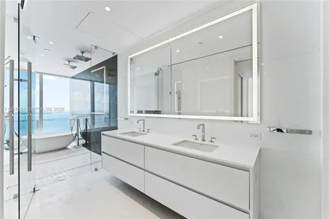 300 Biscayne Boulevard Way Miami FL 33131