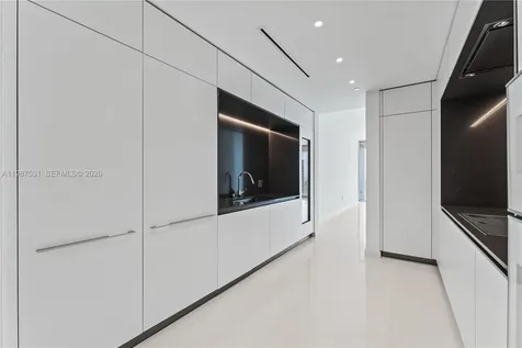 300 Biscayne Boulevard Way Miami FL 33131