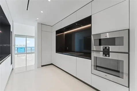 300 Biscayne Boulevard Way Miami FL 33131