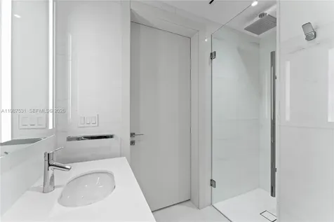 300 Biscayne Boulevard Way Miami FL 33131