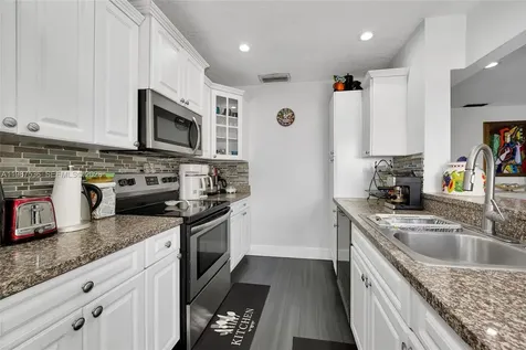 12324 SW 111th S Canal Street Road Miami FL 33186
