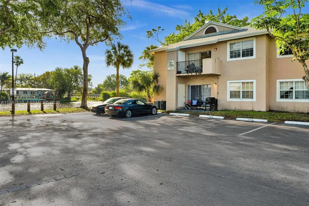 1701 NW 96th Terrace Pembroke Pines FL 33024