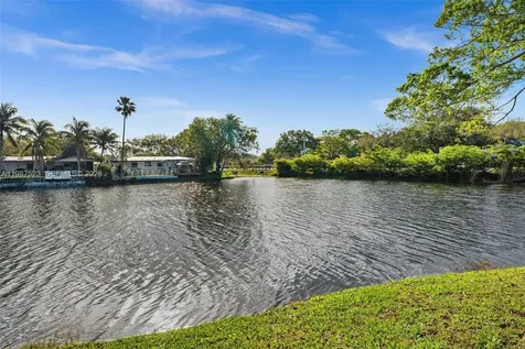 1701 NW 96th Terrace Pembroke Pines FL 33024