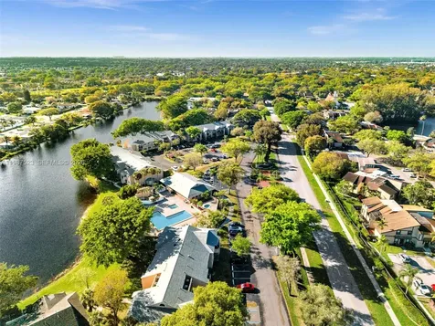 1701 NW 96th Terrace Pembroke Pines FL 33024