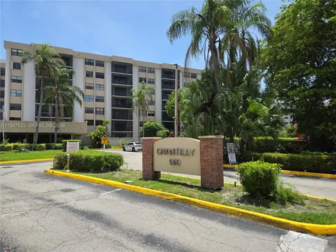 900 NE 195th Street Miami FL 33179