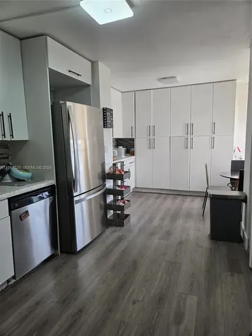 900 NE 195th Street Miami FL 33179