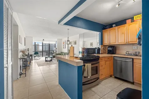 Hallandale Beach FL 33009