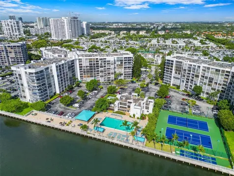 Hallandale Beach FL 33009