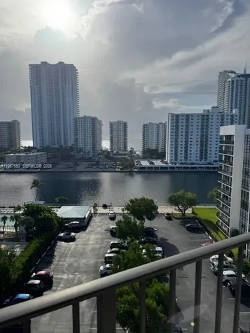 Hallandale Beach FL 33009