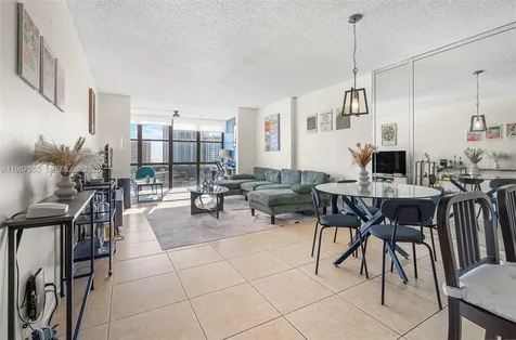 Hallandale Beach FL 33009