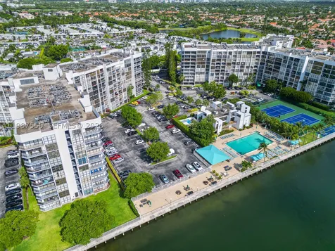 Hallandale Beach FL 33009