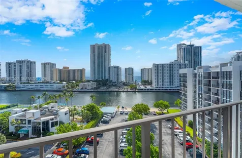 Hallandale Beach FL 33009