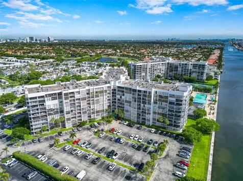Hallandale Beach FL 33009