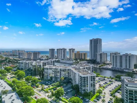 Hallandale Beach FL 33009