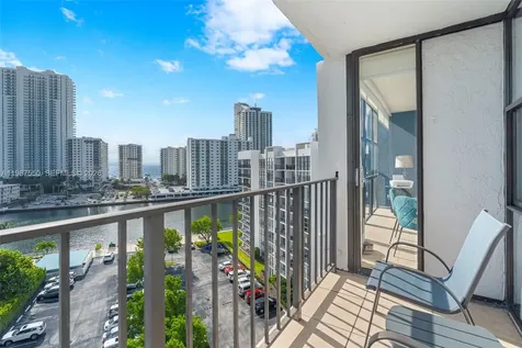 Hallandale Beach FL 33009