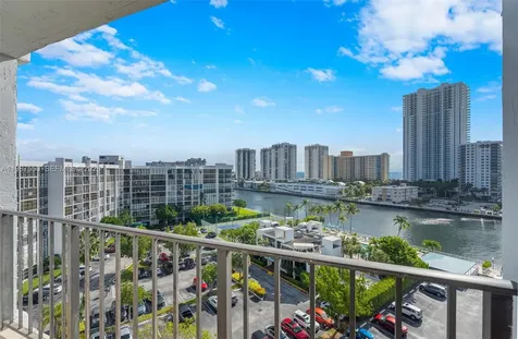 Hallandale Beach FL 33009