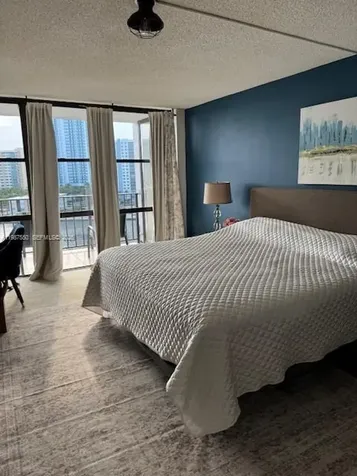 Hallandale Beach FL 33009