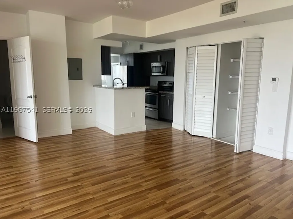 5077 NW 7th Street Miami FL 33126