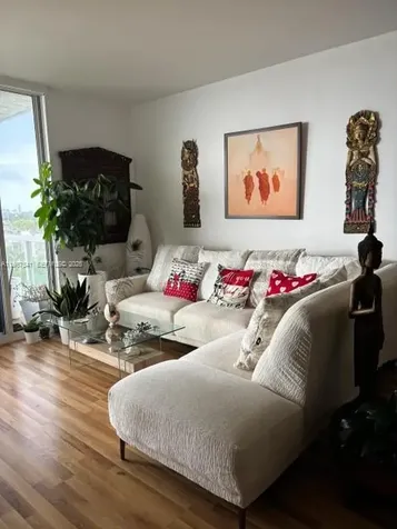 5077 NW 7th Street Miami FL 33126