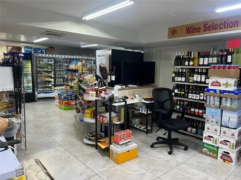 5077 NW 7th Street Miami FL 33126