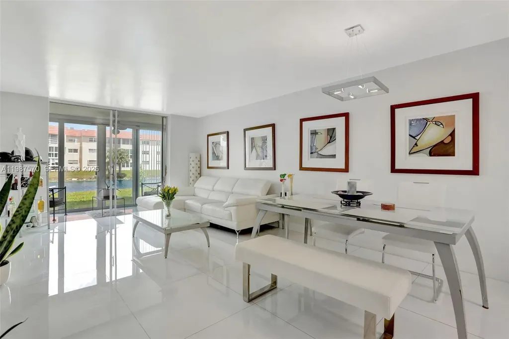 2931 E Sunrise Lakes Drive Sunrise FL 33322