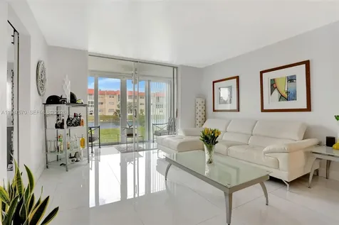 2931 E Sunrise Lakes Drive Sunrise FL 33322